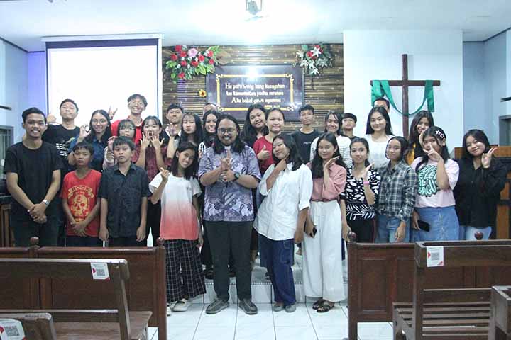 Komisi Pemuda & Remaja, kegiatan, Ibadah Valentine 2025, gereja kristen jawa, gkj, gkj baki, gereja kristen jawa baki, baki, sukoharjo, gkj klasis sukoharjo, klasis sukoharjo, klasis, sinode gkj, sinode 